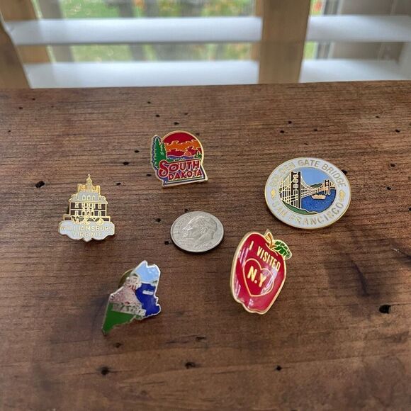 5 Vintage Travel Tourist Pins Buttons Enamel Maine NYC San Francisco South Dakot - Picture 1 of 9
